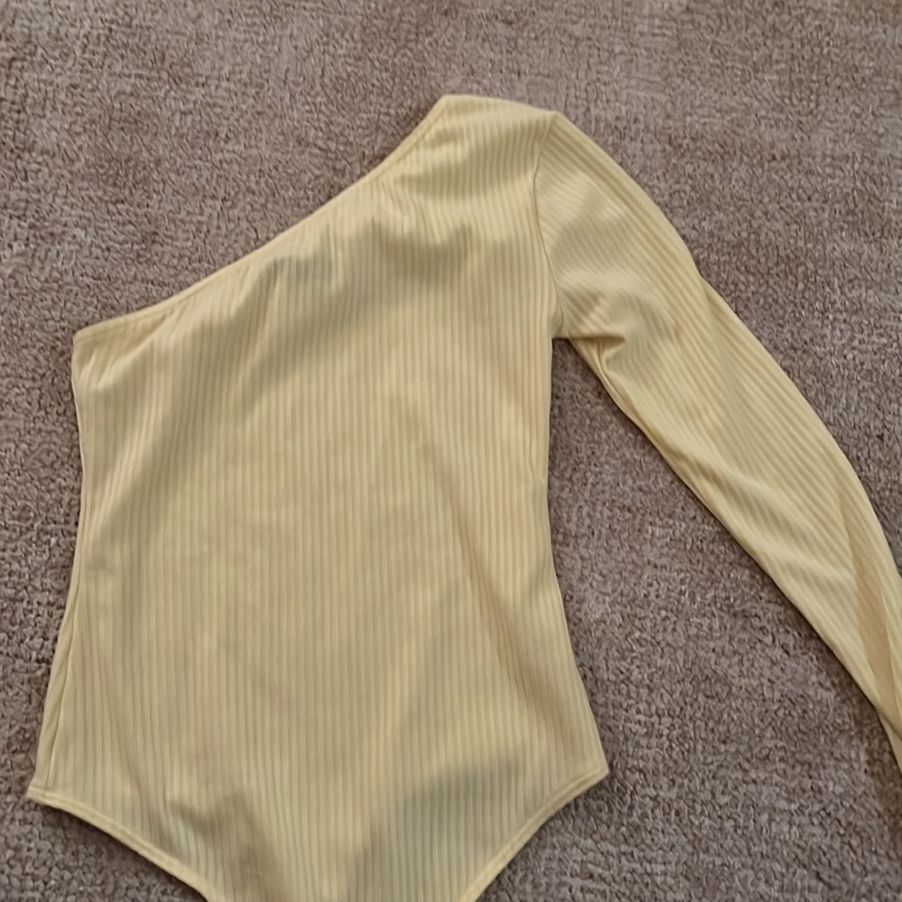 Revolve bodysuit - Picture 2 of 3